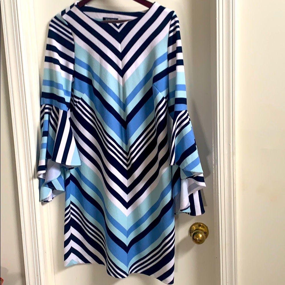 Vibrant Flowy Dress with beautiful sleeves